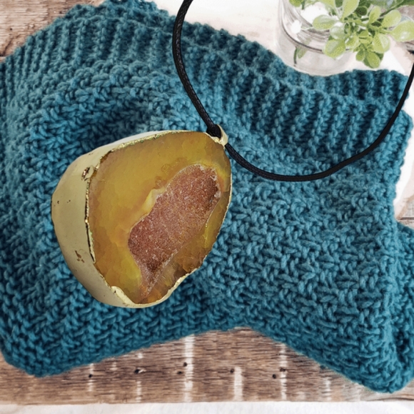 .Genuine AGATE Stone Pendant with Black Leather Necklace - Picture 3 of 7